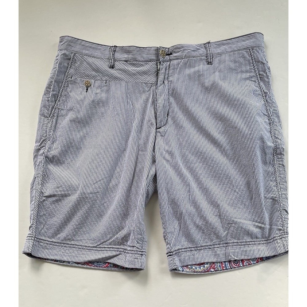 Robert Graham Mens Seersucker Shorts Gray White Stripe Size 40